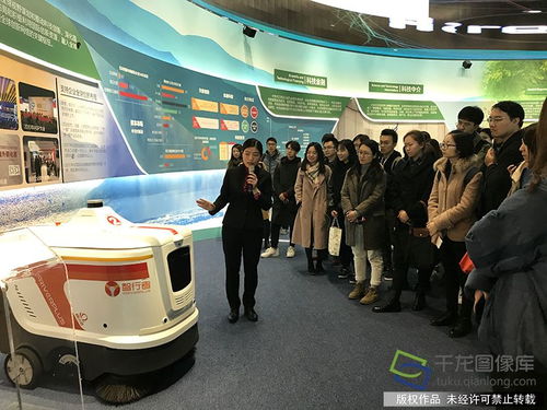 北京屬地互聯(lián)網(wǎng)新聞信息服務(wù)單位從業(yè)人員參觀中關(guān)村創(chuàng)新成果展，以科技創(chuàng)新引領(lǐng)信息服務(wù)